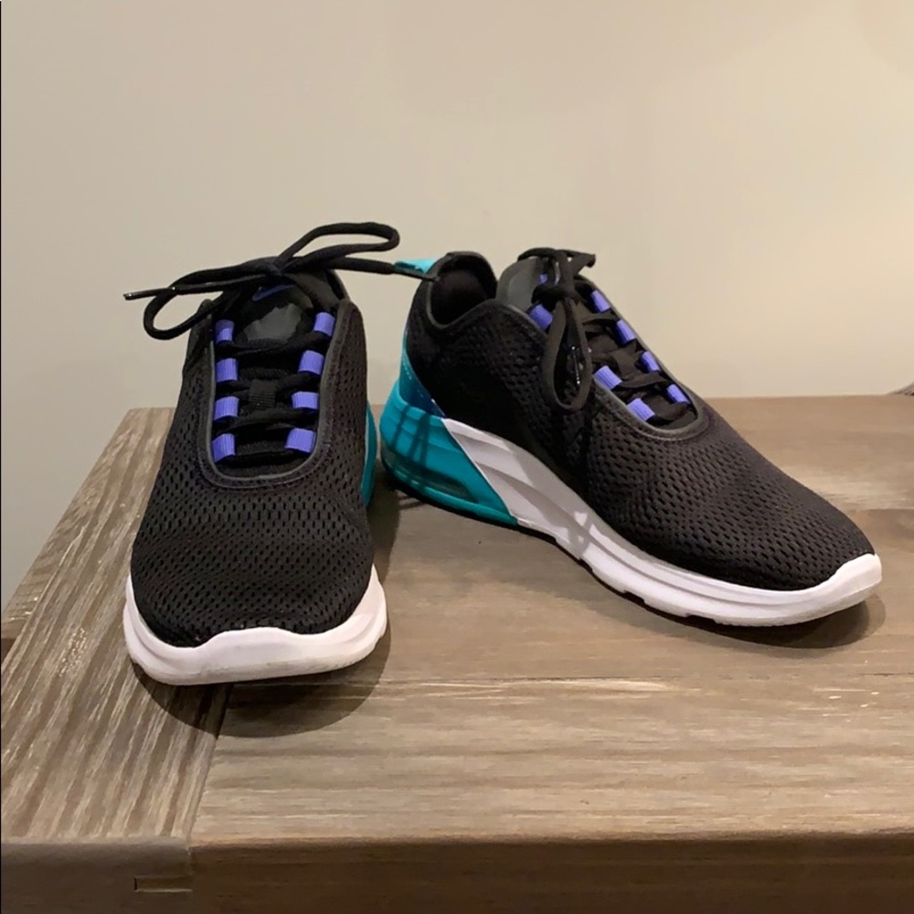Black Nike Sneakers